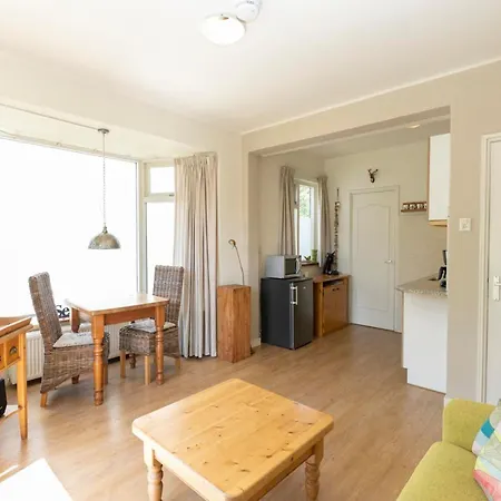 Cozy Texel Retreat With Garden De Koog (Texel)