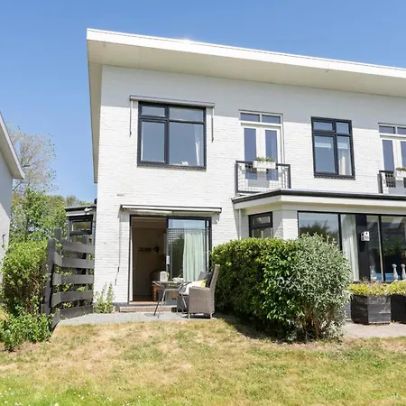 Cozy Texel Retreat With Garden De Koog (Texel)