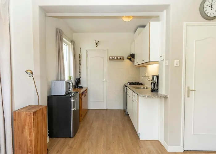 2-Guest Apartment Alikruik In De Koog *